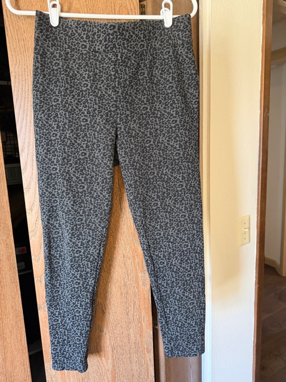 LOFT Gray Leopard-Print Cropped Pants